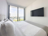 Luxe Miami Apartment, Great Views, 2 Baths, Downtown Oasis with Premium Amenities