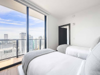 Luxe Miami Apartment, Great Views, Downtown Oasis with Premium Amenities
