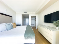 New Room, Bay Front, Free Pool, Parking