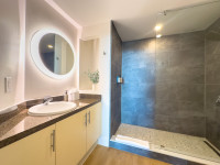 New Room, Bay Front, Free Pool, Parking