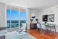 Great Views, Corner Balcony, Luxe Apartment. Free Pool and Park. Coconut Grove. Miami