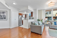 Great Views, Corner Balcony, Luxe Apartment. Free Pool and Park. Coconut Grove. Miami