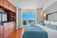 Great Views, Corner Balcony, Luxe Apartment. Free Pool and Park. Coconut Grove. Miami