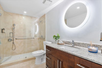Great Views, Corner Balcony, Luxe Apartment. Free Pool and Park. Coconut Grove. Miami