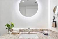 Great Views, Corner Balcony, Luxe Apartment. Free Pool and Park. Coconut Grove. Miami