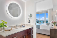 Great Views, Corner Balcony, Luxe Apartment. Free Pool and Park. Coconut Grove. Miami