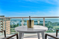 Great Views, Corner Balcony, Luxe Apartment. Free Pool and Park. Coconut Grove. Miami