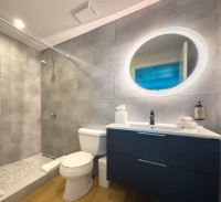 Studio with Bay View and Full Kitchen, King-Size Bed. FREE Pool, Parking, Wi-Fi