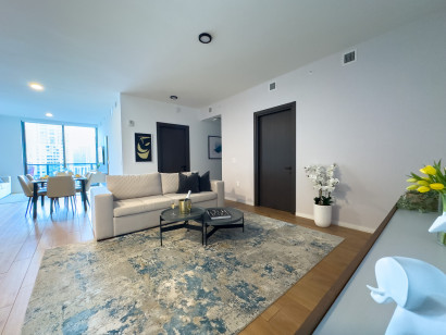 Unbelievable View, Luxe Apartment, 3 Baths, Downtown Miammi Oasis with Premium Amenities