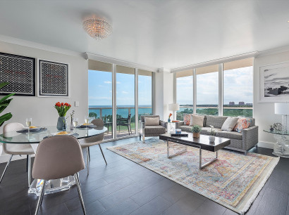 Great Views, Luxe Apartment. Free Pool and Park. Coconut Grove. Miami