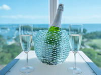 Great Views, Luxe Apartment. Free Pool and Park. Coconut Grove. Miami