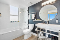 NEW Front Ocean View! Wrap-around Balcony. Free Pool, Park. Hotel Arya, Miami