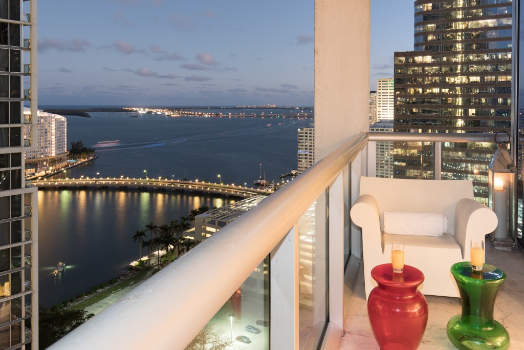 Front Ocean Views in Exquisite Corner Apartment. Brickell, Miami