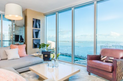 Front Ocean Views in Exquisite Corner Apartment. Brickell, Miami