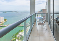 OVERLOOKING THE OCEAN, 2/2 LUXE CORNER CONDO. FREE: POOL, SPA, GYM