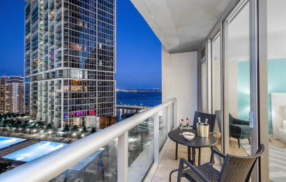 Sea, Pool, River Views at the Best Place in Miami, Icon Brickell, Miami