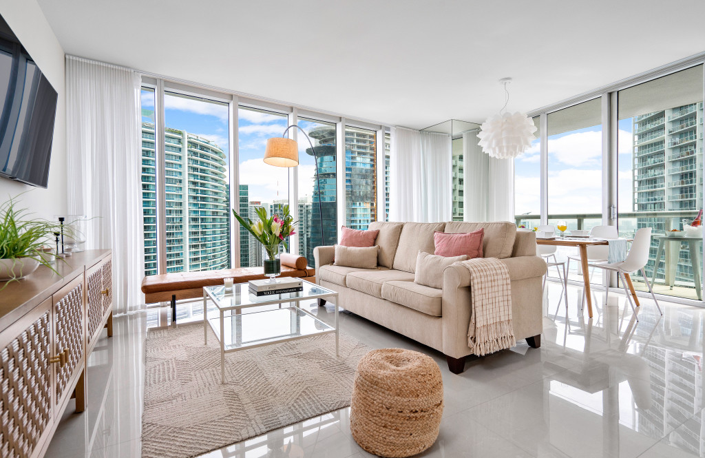 NEW!! High Floor, Miami River and Bay view. Icon Brickell Residences