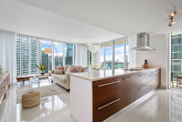 NEW!! High Floor, Miami River and Bay view. Icon Brickell Residences