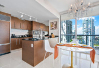 New!! Corner Unit, Miami River & City view, Brickell, Free Wi-Fi, Pool, Gym