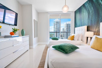 New!! Corner Unit, Miami River & City view, Brickell, Free Wi-Fi, Pool, Gym