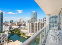 New!! Corner Unit, Miami River & City view, Brickell, Free Wi-Fi, Pool, Gym