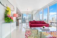 New!! Corner Unit, Miami River & City view, Brickell, Free Wi-Fi, Pool, Gym