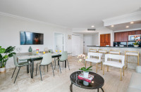 Remodeled Dec 2021, 2 BDRM Apart in Coconut Grove. Stunning Bay Views. FREE Parking, Gym, WI-FI