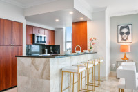 Remodeled Dec 2021, 2 BDRM Apart in Coconut Grove. Stunning Bay Views. FREE Parking, Gym, WI-FI