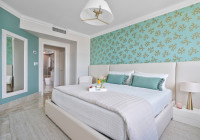 Remodeled Dec 2021, 2 BDRM Apart in Coconut Grove. Stunning Bay Views. FREE Parking, Gym, WI-FI