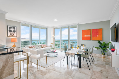 Remodeled Dec 2021, 2 BDRM Apart in Coconut Grove. Stunning Bay Views. FREE Parking, Gym, WI-FI