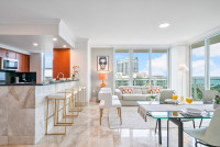 Remodeled Dec 2021, 2 BDRM Apart in Coconut Grove. Stunning Bay Views. FREE Parking, Gym, WI-FI