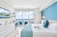 Unobstructed Front Bay View from the 48th Floor. Pool, Sauna, Gym. Icon Brickell