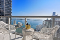 45th Floor, Bay Views, Free Pool, Sauna, Gym. Icon Brickell