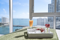 Frontal Ocean Views , 'Miami Chic' Corner Property. Free SPA. WI-FI. Brickell, Miami