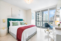 Frontal Ocean Views , 'Miami Chic' Corner Property. Free SPA. WI-FI. Brickell, Miami