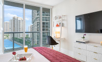 Frontal Ocean Views , 'Miami Chic' Corner Property. Free SPA. WI-FI. Brickell, Miami