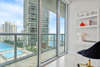 Frontal Ocean Views , 'Miami Chic' Corner Property. Free SPA. WI-FI. Brickell, Miami