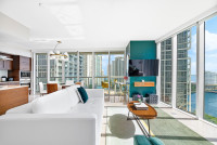 Frontal Ocean Views , 'Miami Chic' Corner Property. Free SPA. WI-FI. Brickell, Miami