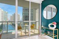 Frontal Ocean Views , 'Miami Chic' Corner Property. Free SPA. WI-FI. Brickell, Miami