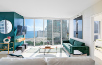 Frontal Ocean Views , 'Miami Chic' Corner Property. Free SPA. WI-FI. Brickell, Miami