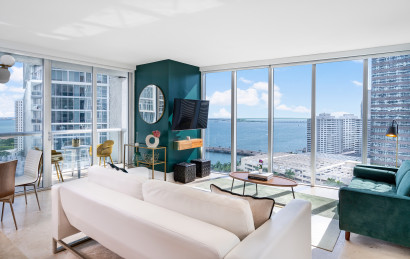 Frontal Ocean Views , 'Miami Chic' Corner Property. Free SPA. WI-FI. Brickell, Miami