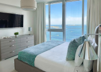 Unobstructed View of the Bay from Corner Apartment. Icon Residences, Brickell, Miami