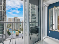 Sea & Pool Views from 25th Floor at Icon Brickell Residences, Miami. Free SPA, Pool, Gym, Wi-Fi