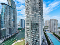 Sea & Pool Views from 25th Floor at Icon Brickell Residences, Miami. Free SPA, Pool, Gym, Wi-Fi