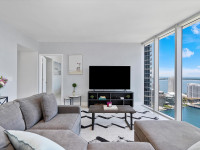 Unobstructed Bay View, Corner Apartment, Balcony, Design, FREE Wi-Fi, SPA, POOL