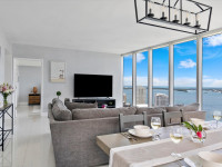 Unobstructed Bay View, Corner Apartment, Balcony, Design, FREE Wi-Fi, SPA, POOL