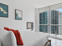 Unobstructed Bay View, Corner Apartment, Balcony, Design, FREE Wi-Fi, SPA, POOL