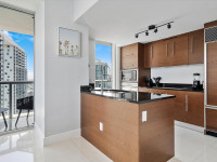 Unobstructed Bay View, Corner Apartment, Balcony, Design, FREE Wi-Fi, SPA, POOL